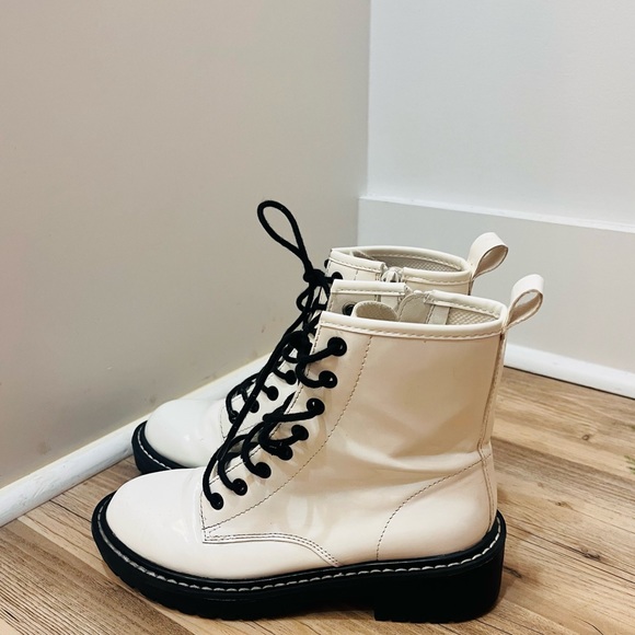 Forever 21 white combat boots Martan style size 6 - Picture 2 of 9